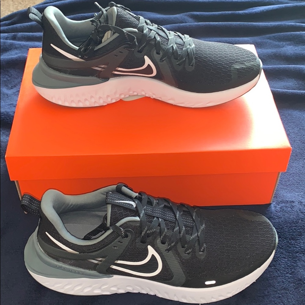 Nike Legend React 2